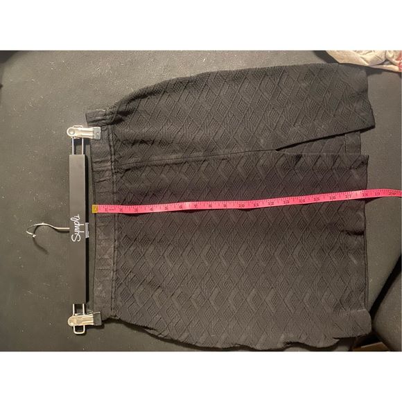 St. John Black Textured Knit Mini Skirt Stretch Size 4 - Picture 4 of 14